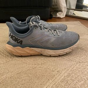 Hoka Arahi 5’s